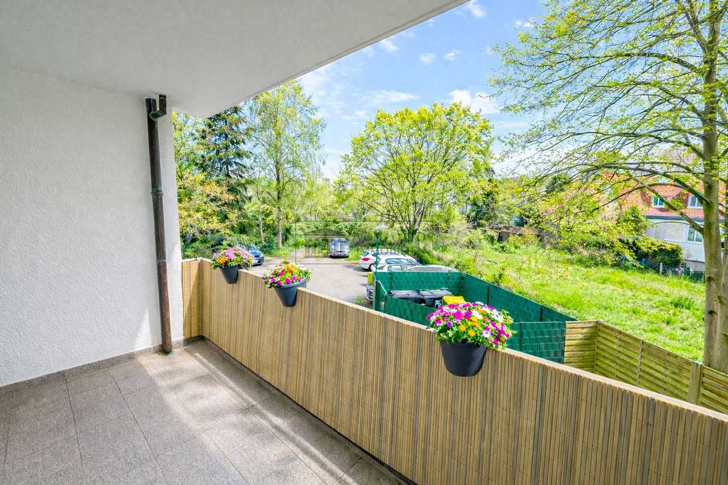 Attraktive 2-Zimmer-Wohnung mit Balkon und Grünblick - sofort bezugsbereit – Berlin – Bild 1 von 5