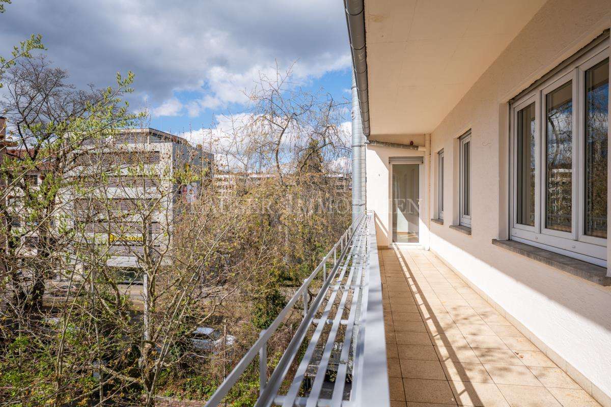 WG-geeignete 3-Zimmer-Wohnung mit Balkon in zentraler Lage am Berliner Platz
