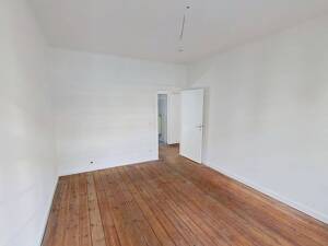 *FRISCH MODERNISIERT* Gemütliche 2,5-Zimmer-Altbauwohnung mit Balkon – 22307 Hamburg – Vorschaubild 2