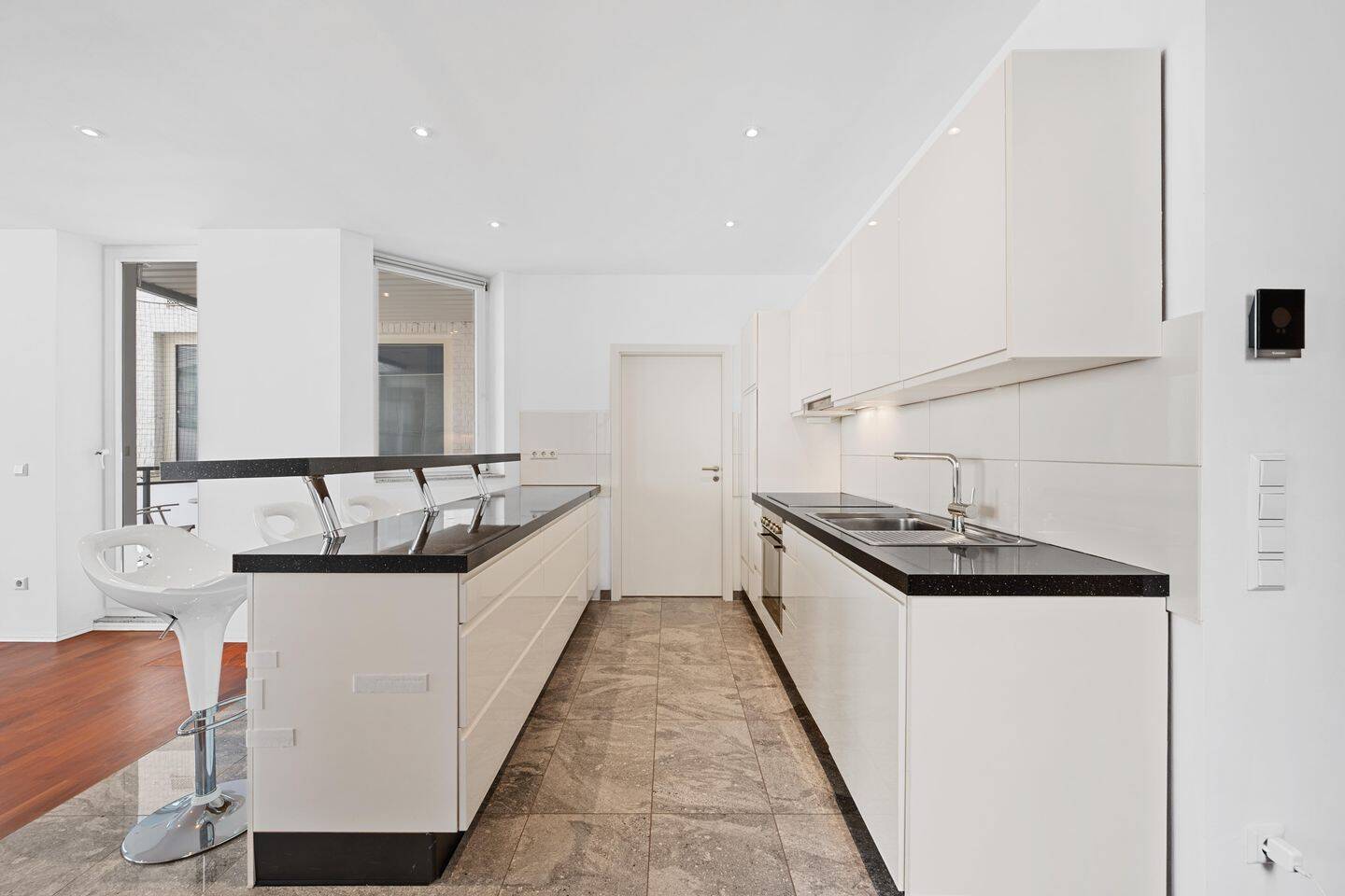 Tolle Citywohnung mit Balkon in diskreter Innenhoflage – Stuttgart – Vorschaubild 6