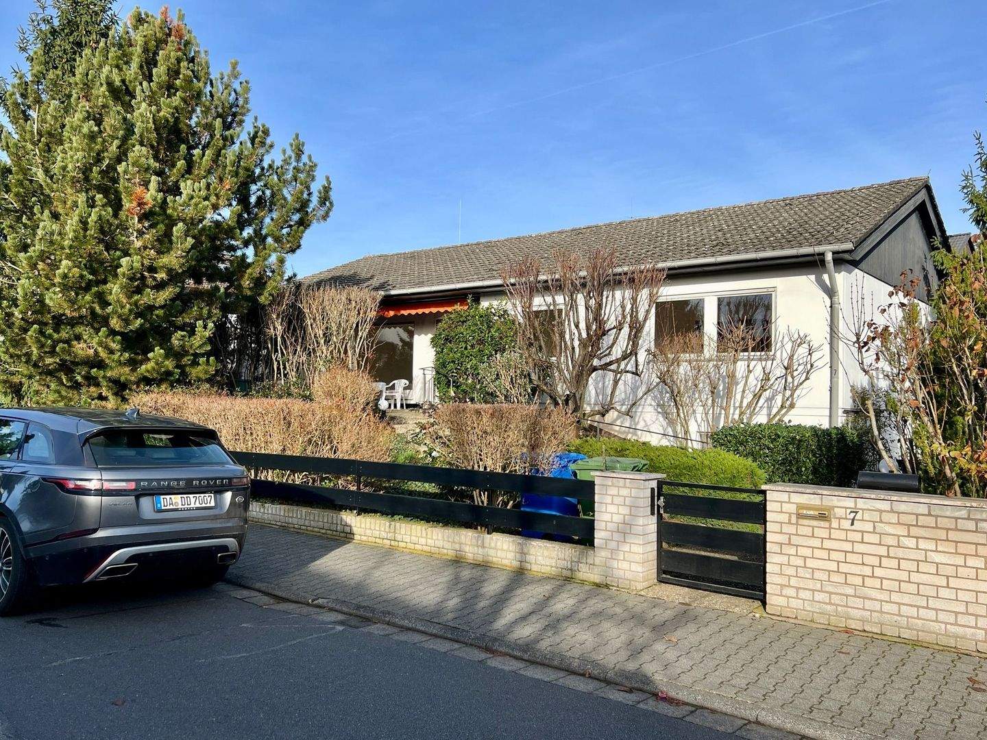Reserviert! Großzügiges & modernisiertes Familienhaus in ruhiger Lage von Dieburg – Dieburg – Bild 1 von 9