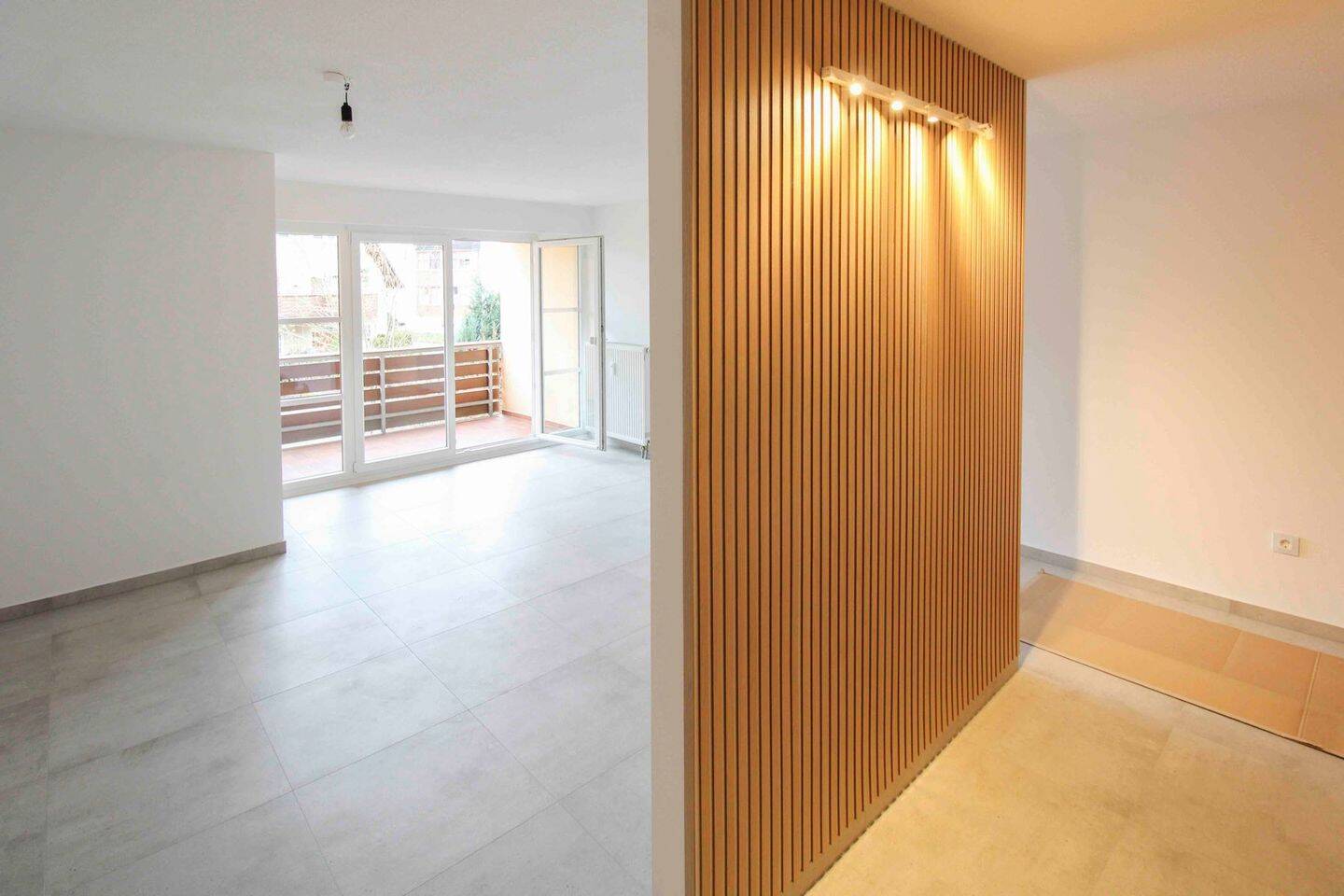 *Bezugsfrei* Moderne Maisonette-Wohnung mit EBK, Galerie und Stellplatz - frisch saniert – Chemnitz – Vorschaubild 7