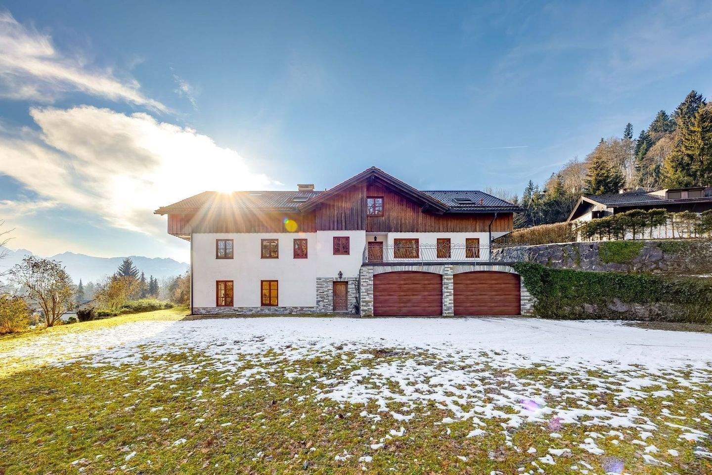 Exklusives Anwesen von außergewöhnlicher Größe - ein privater Rückzugsort für höchste Ansprüche – Oberaudorf – Bild 1 von 9