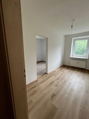 Gemütliche 4-Zimmer-Wohnung in Berthelsdorf, Weißenborn/Erzgebirge – 9600 Weißenborn/Erzgebirge – Vorschaubild 3