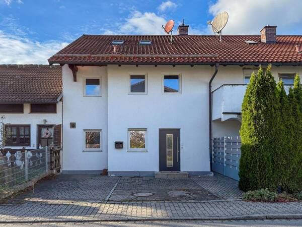 Reihenmittelhaus in 83109 Großkarolinenfeld mit 175 m² kaufen