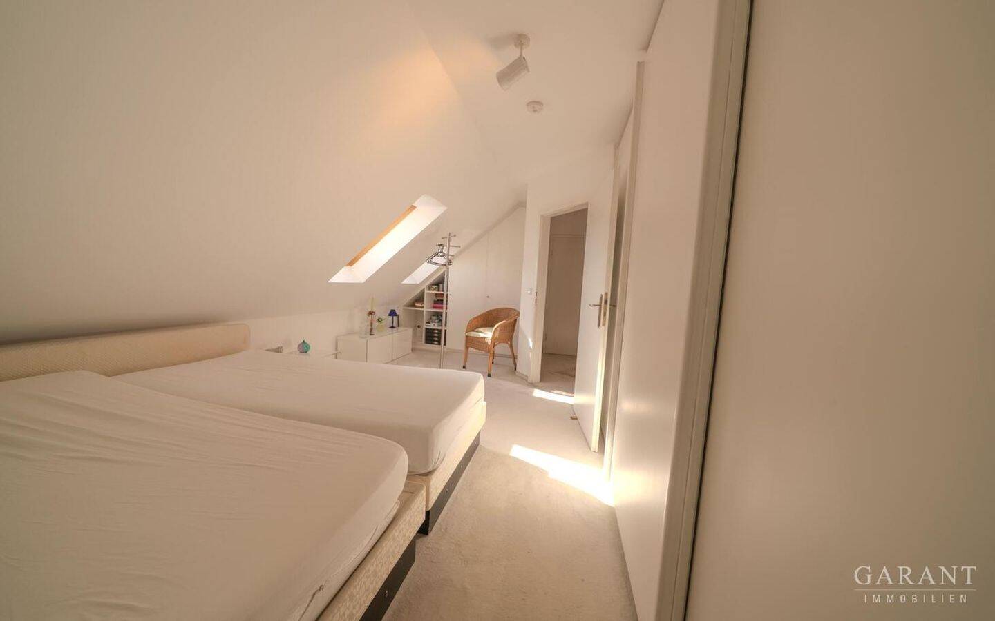 Stilvolle Atelier-Dachgeschosswohnung in begehrter Isarnähe von München-Solln – München – Vorschaubild 4
