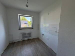 Stilvoll renovierte Wohnung: einladendes Traum-Zuhause mit 3,5 Zimmern in neuem Glanz! – 45327 Essen – Vorschaubild 4