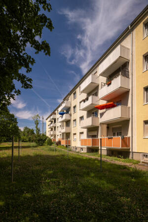 Wir sanieren für Sie! 3 Zimmer-Wohnung mit Balkon in Merseburg Nord – 6217 Merseburg – Vorschaubild 1