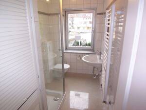 3 Zimmer Whg mit großem 18qm Südbalkon, Nähe Theresienwiese, Bad m Fenster-- LEER – 80337 München – Vorschaubild 2