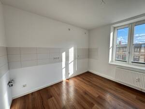 Lichtdurchflutete 2-Raum-Wohnung mit großzügigem Balkon – 39104 Magdeburg – Vorschaubild 5