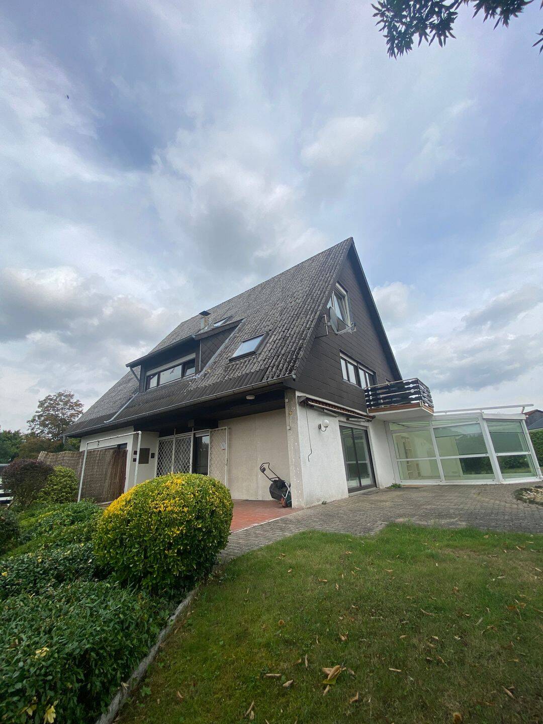 !OHNE Käuferprovision! Einfamilienhaus mit großem Grundstück und großzügiger Einliegerwohnung in Waldmohr – Waldmohr – Vorschaubild 3