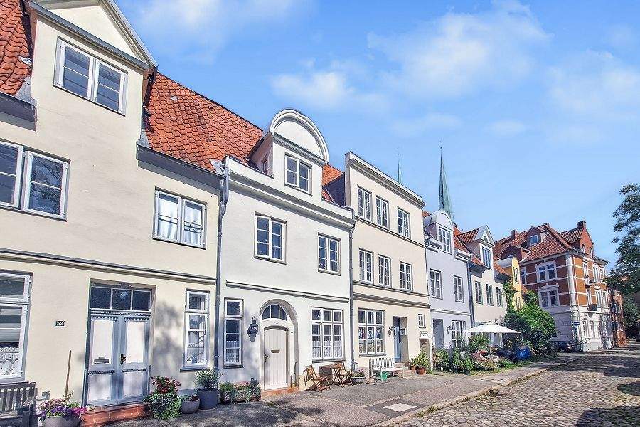 Mit malerischem Blick auf die Trave! Stilvolles Altstadthaus in Bestlage auf der Altstadtinsel! – Lübeck – Vorschaubild 3