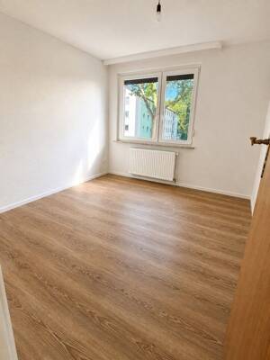 Modern wohnen in Woltmershausen - hochwertige 3-Zimmer-Wohnung mit Balkon – 28197 Bremen – Vorschaubild 2