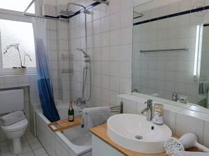 Schicke möblierte 2,5-Zimmer Wohnung mit Balkon in Wiesbaden Westend – 65195 Wiesbaden – Vorschaubild 4