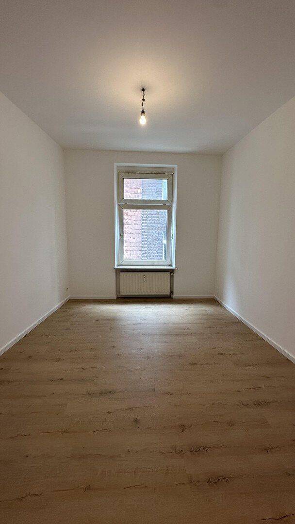 Frisch sanierte Eigentumswohnung mit Altbaucharme in ruhiger Gegend von Wuppertal – Wuppertal – Vorschaubild 3