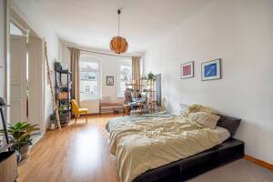 ? Top-Lage mit Blick auf die Samariterkirche! - Stilvolle 2-Zi-Whg mit Altbaucharme & Süd-Ost-Balkon – 10247 Berlin – Vorschaubild 5