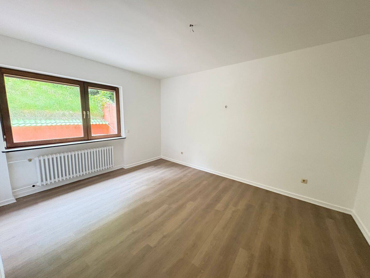 Frisch renovierte 4 ZKB Wohnung ab sofort zu vermieten ! – Trier – Vorschaubild 5