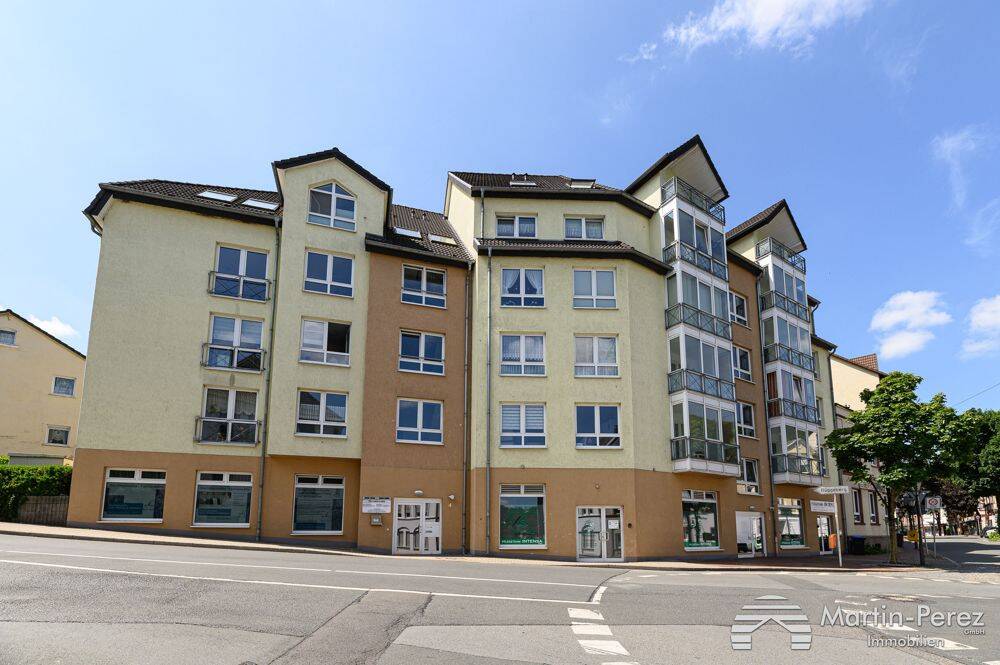 Zwei-Zimmer-Wohnung - Balkon - Kellerraum - Aufzug -