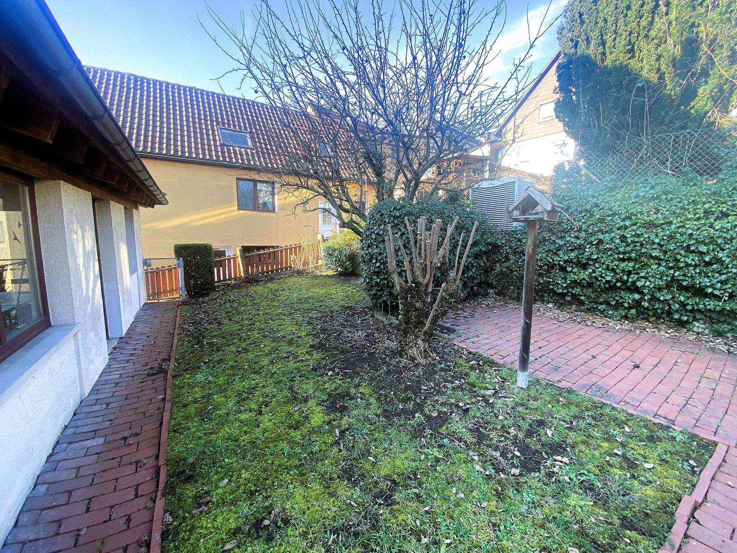 Im Herzen von ERSINGEN - älteres 1 bis 2 Familienhaus - ideal für Handwerker – Kämpfelbach – Vorschaubild 3