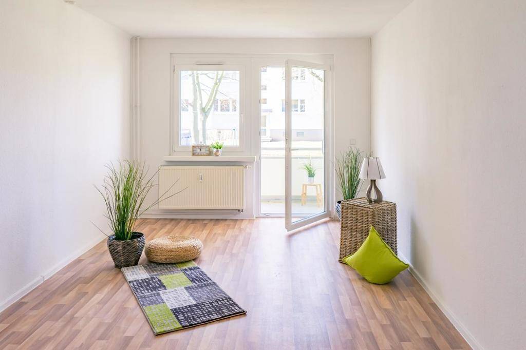 NEU sanierte 2-Raum-Wohnung mit Balkon – Chemnitz – Vorschaubild 2