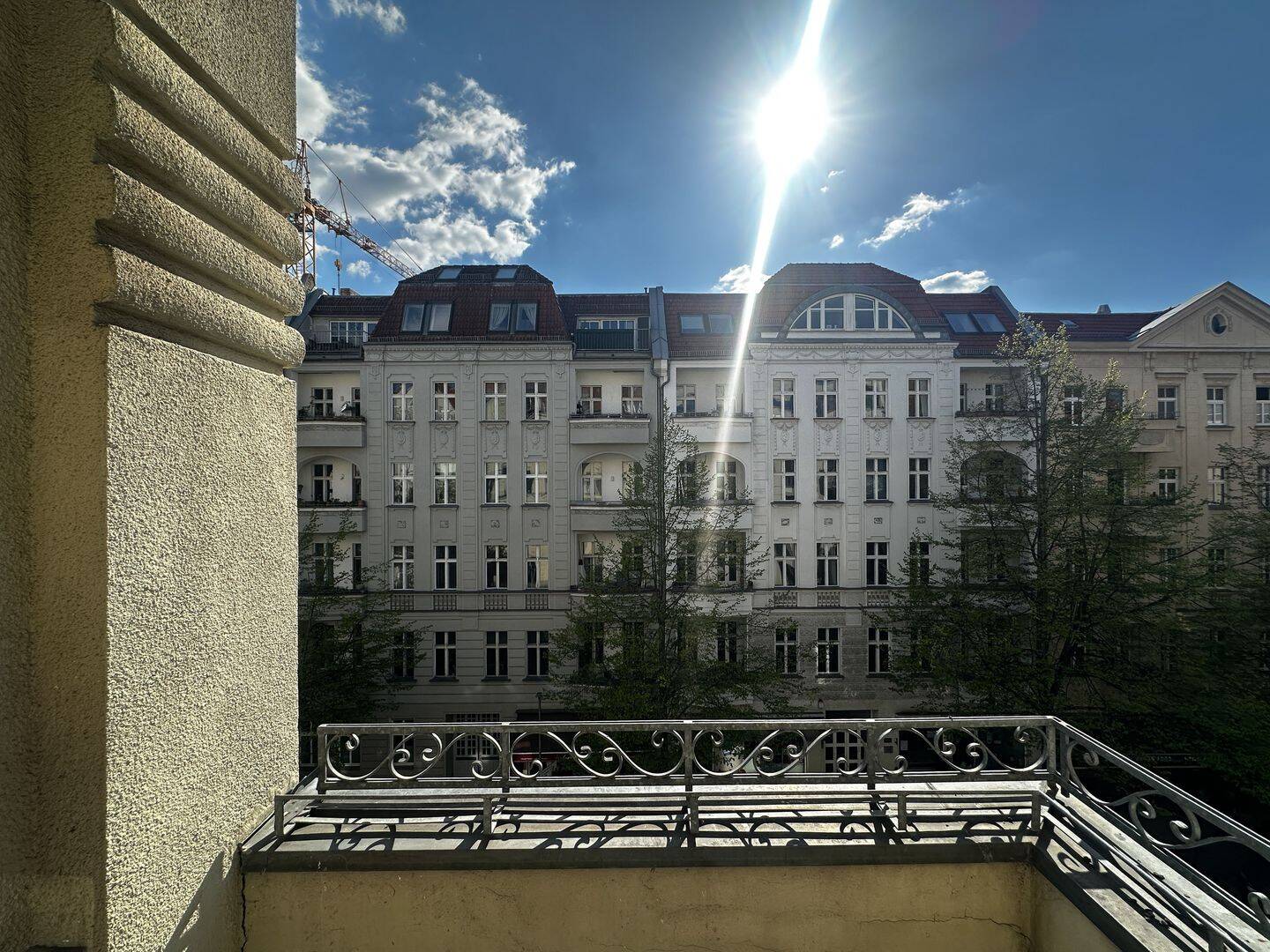 Großzügige Altbauwohnung mit Balkon und Berliner Zimmer im Kunger-Kiez – Berlin – Vorschaubild 2