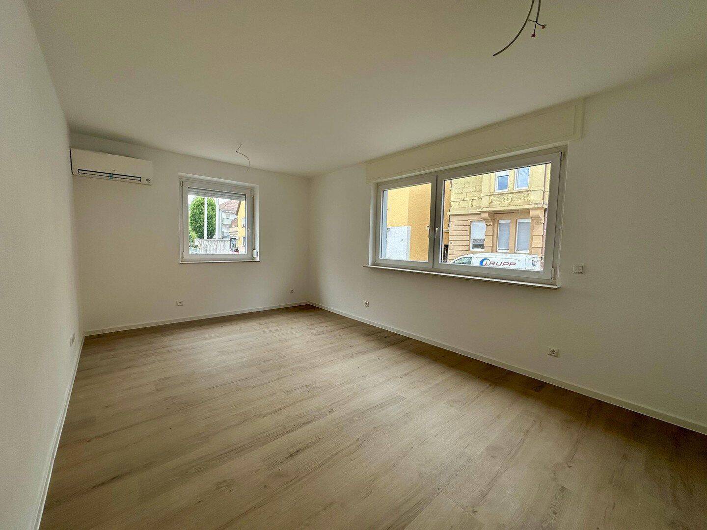 Modernes Wohnen nach Sanierung - 2-Zimmer-Wohnung mit neuer Einbauküche