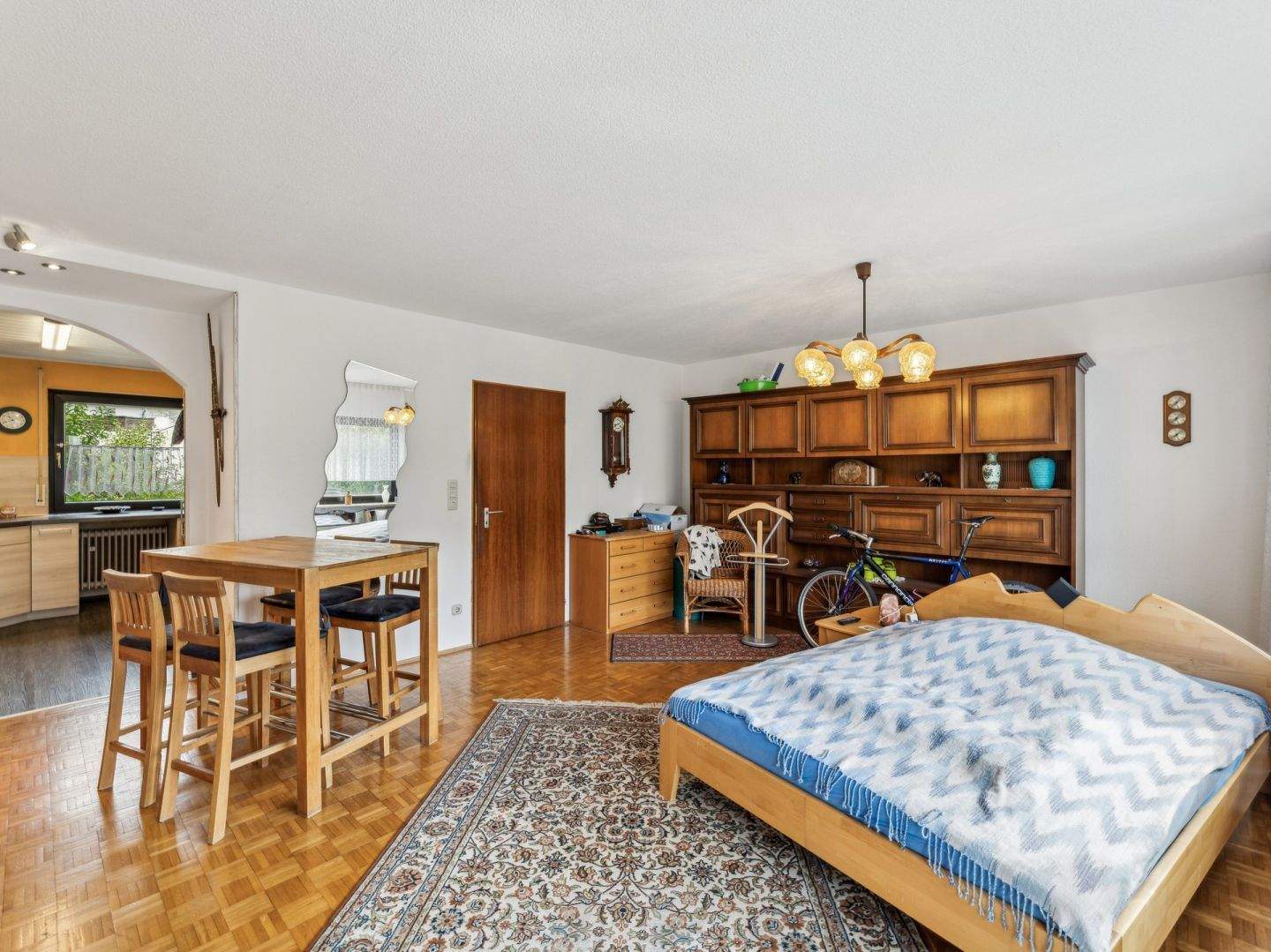 Gepflegtes RMH, ideal für eine Familie mit Terrasse, Balkon, Garage in Nürnberg-Reichelsdorf – Nürnberg – Vorschaubild 4
