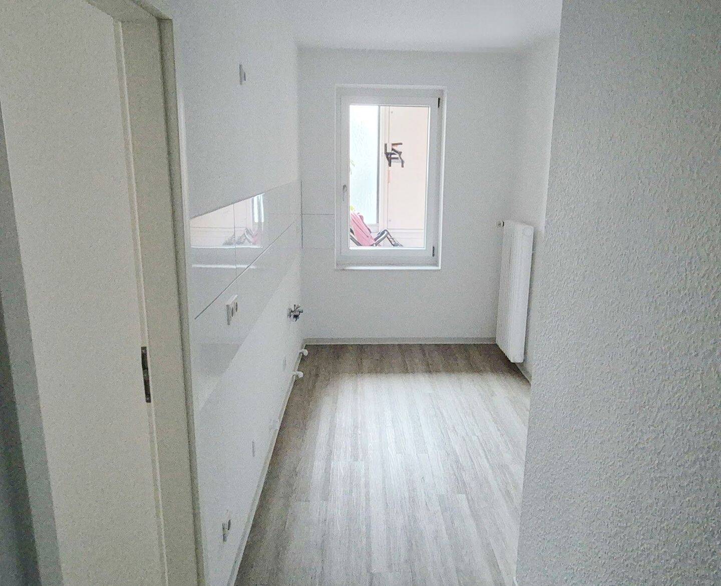 *Freiraum genießen - modernisierte 2-Zimmer-Wohnung* Tageslichtbad mit Wanne + Balkon + Aufzug – Aachen – Vorschaubild 9