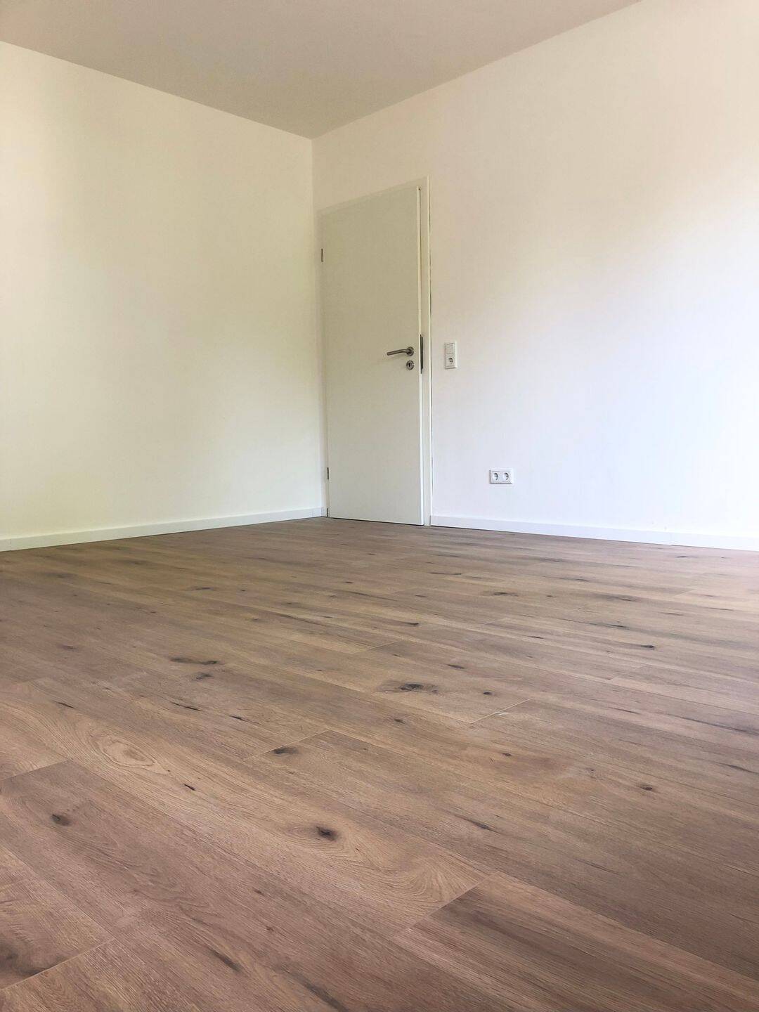 Kernsanierte, helle 3 Zimmer Wohnung mit Balkon und Aufzug im Zentrum, seniorengerecht – Mönchengladbach – Vorschaubild 5