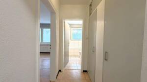 Modernisierte 3-Zimmer-Wohnung im Hochparterre mit zwei Stellplätzen in Duisburg-Hamborn! – 47166 Duisburg – Vorschaubild 6