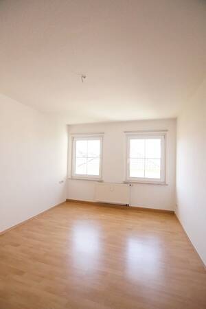 2-Raum-Wohnung mit Balkon – 7381 Pößneck – Vorschaubild 3