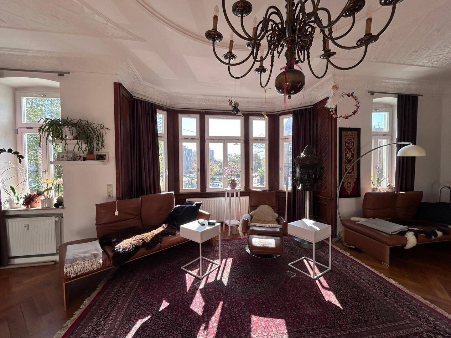 Exklusiver kernsanierter Altbau mit Balkon & beeindruckendem Wohnbereich im beliebten Ulmer Osten