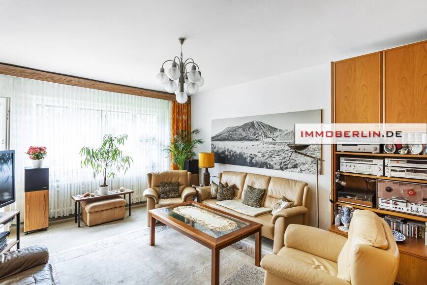 IMMOBERLIN.DE - Attraktive Wohnung mit Loggia in sehr guter Wohnlage – Berlin – Bild 1 von 9