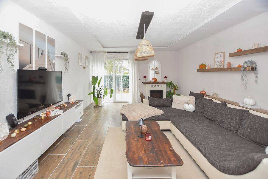 Salzkotten-Scharmede: Attraktives Mehrfamilienhaus mit Pool und Sauna! – Salzkotten – Vorschaubild 4