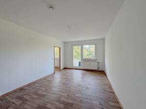 Kleine Wohnung, aber großer Balkon mit Blick ins Grüne ... #richtigjut – 39130 Magdeburg – Vorschaubild 5