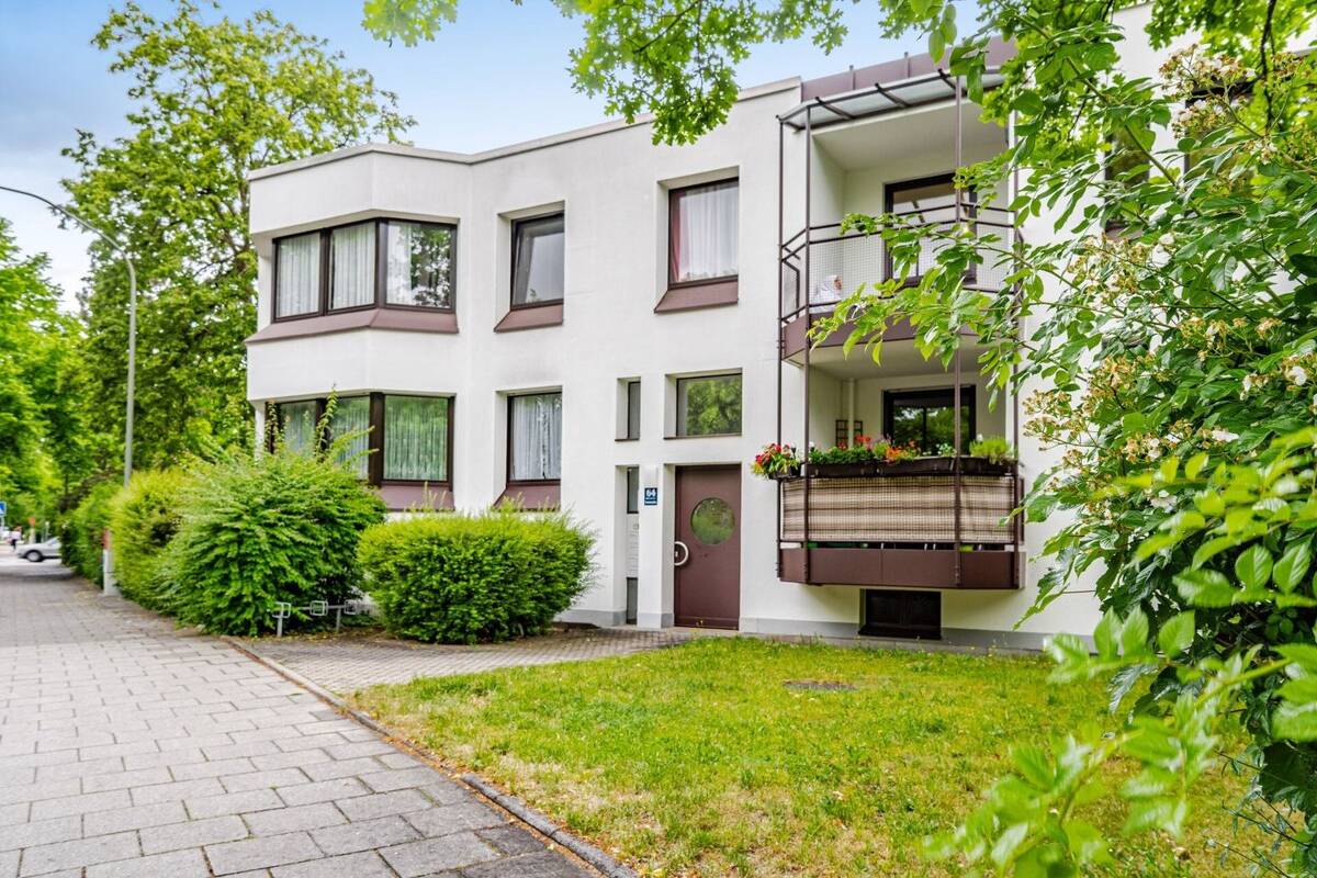 Kapitalanlage mit gesicherter Mieteinnahme - Gepflegte 3-Zimmer-Wohnung in hochwertiger Wohnanlage – 81243 München – Bild 1 von 9