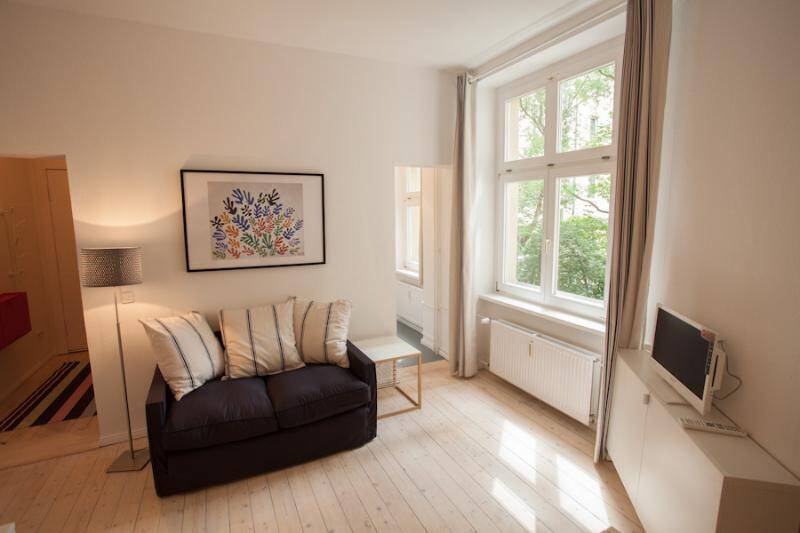 Urban Living in Prenzlauer Berg - möblierte Altbauwohnung mit Charme – Berlin – Vorschaubild 7