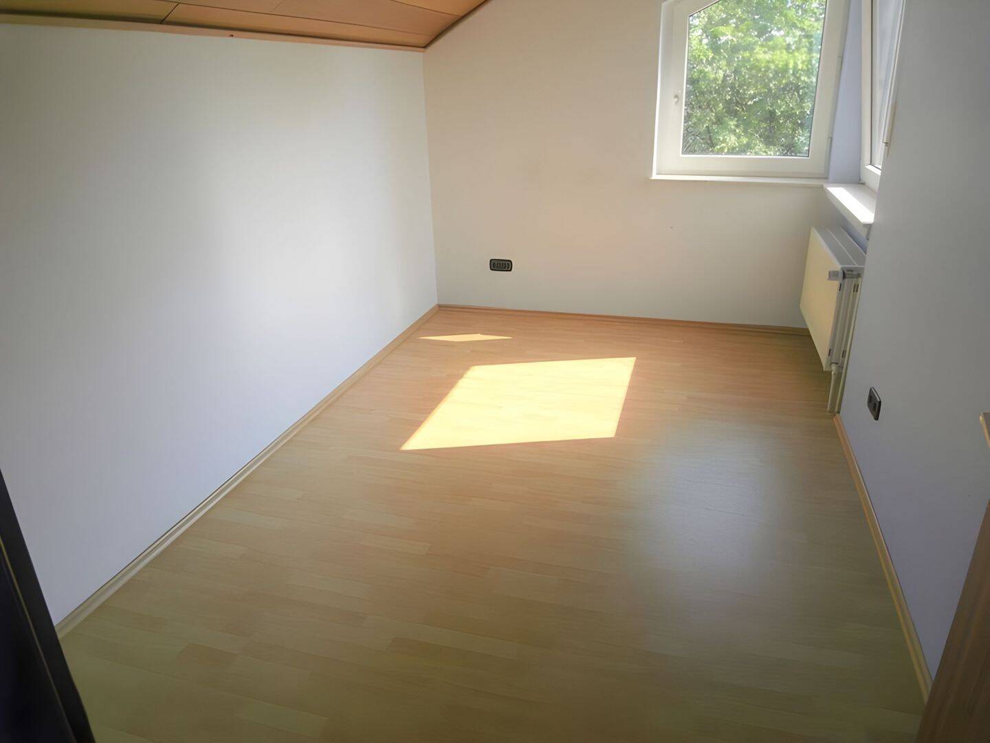 Objekt Nr. 0508 Provisionsfrei! zentrale 3 ZKBB Dachgeschosswohnung in Ibbenbüren zu verkaufen – Ibbenbüren – Vorschaubild 3