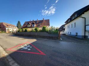 Sonnige 4-Zi.-EG-WHG mit 244 m² Garten, Pool und & sehr großem ebenerdigem Keller – 79112 Freiburg im Breisgau – Vorschaubild 5