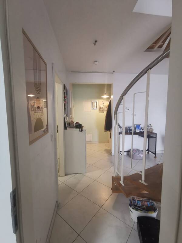 Dachgeschosswohnung in 50737 Köln mit 93,24 m² kaufen