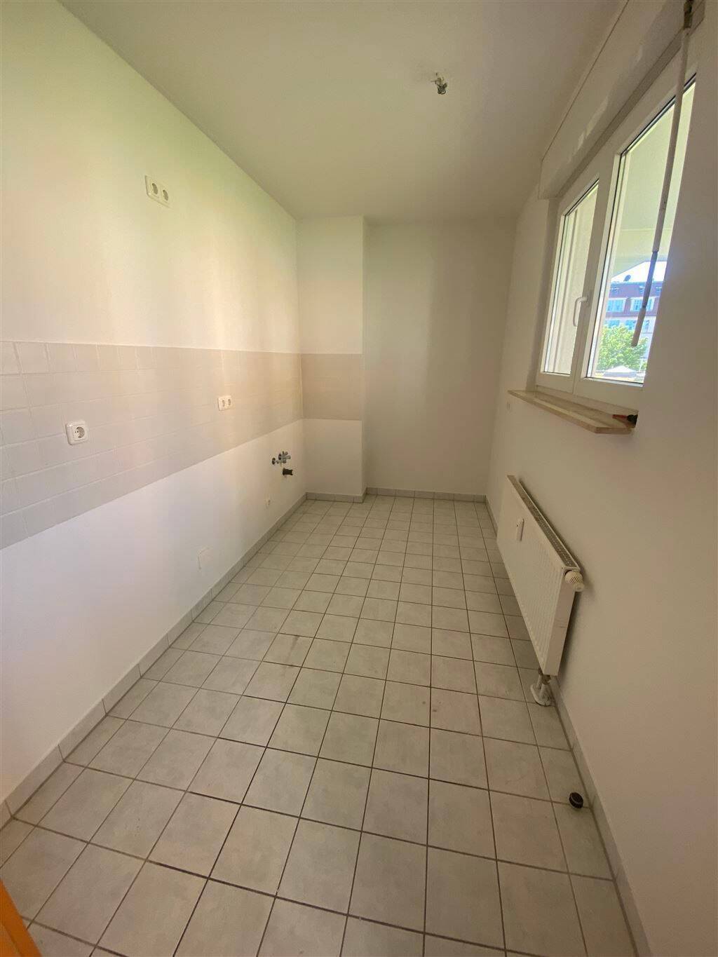 Erfurt* Karree am Südpark* renovierte große 1 Zimmer-Wohnung mit Balkon* sep. Küche* Wannenbad* – Erfurt – Vorschaubild 9