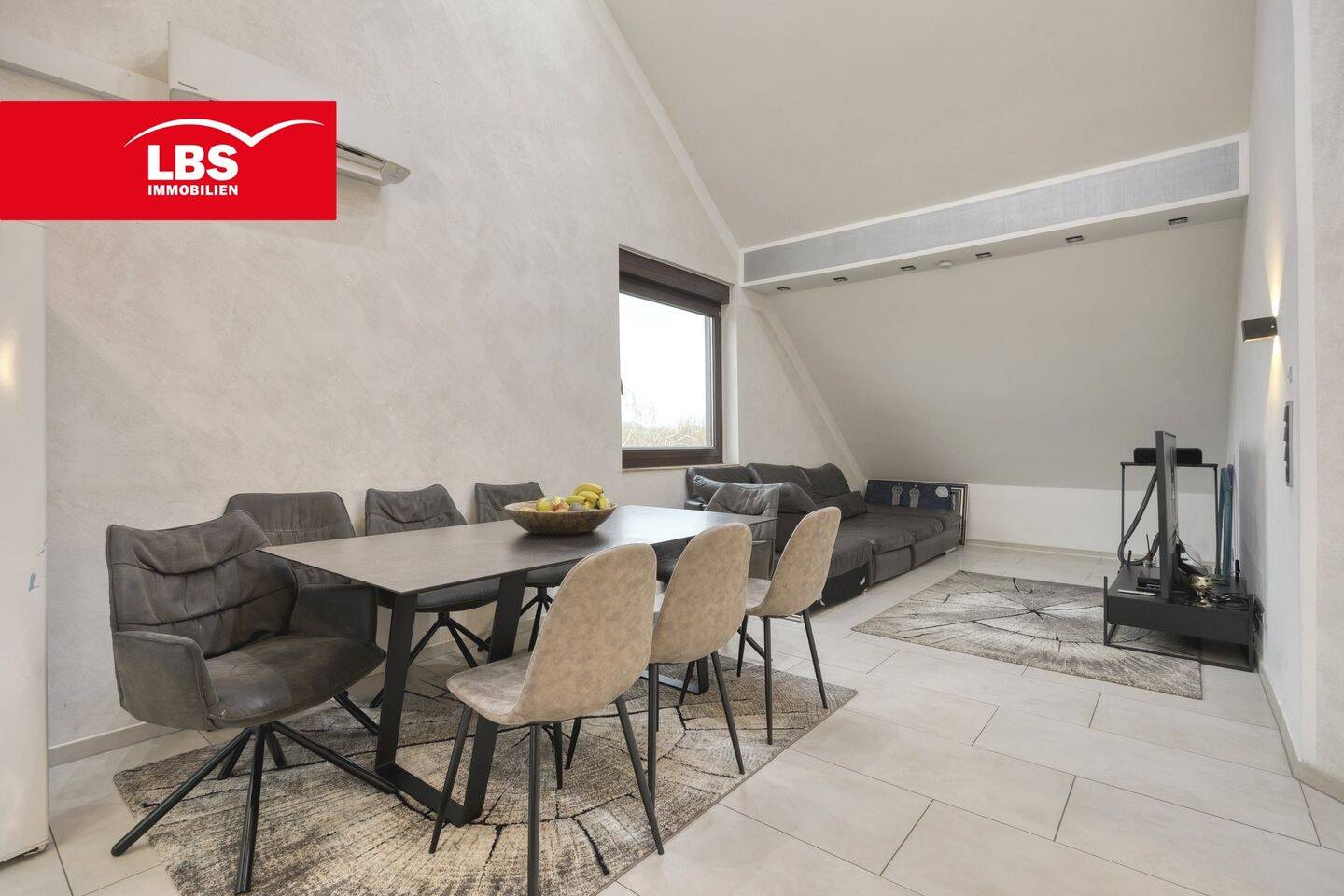 Außergewöhnliche Maisonette-Wohnung mit Dachterrasse, EBK und Stellplatz – Leverkusen – Vorschaubild 3