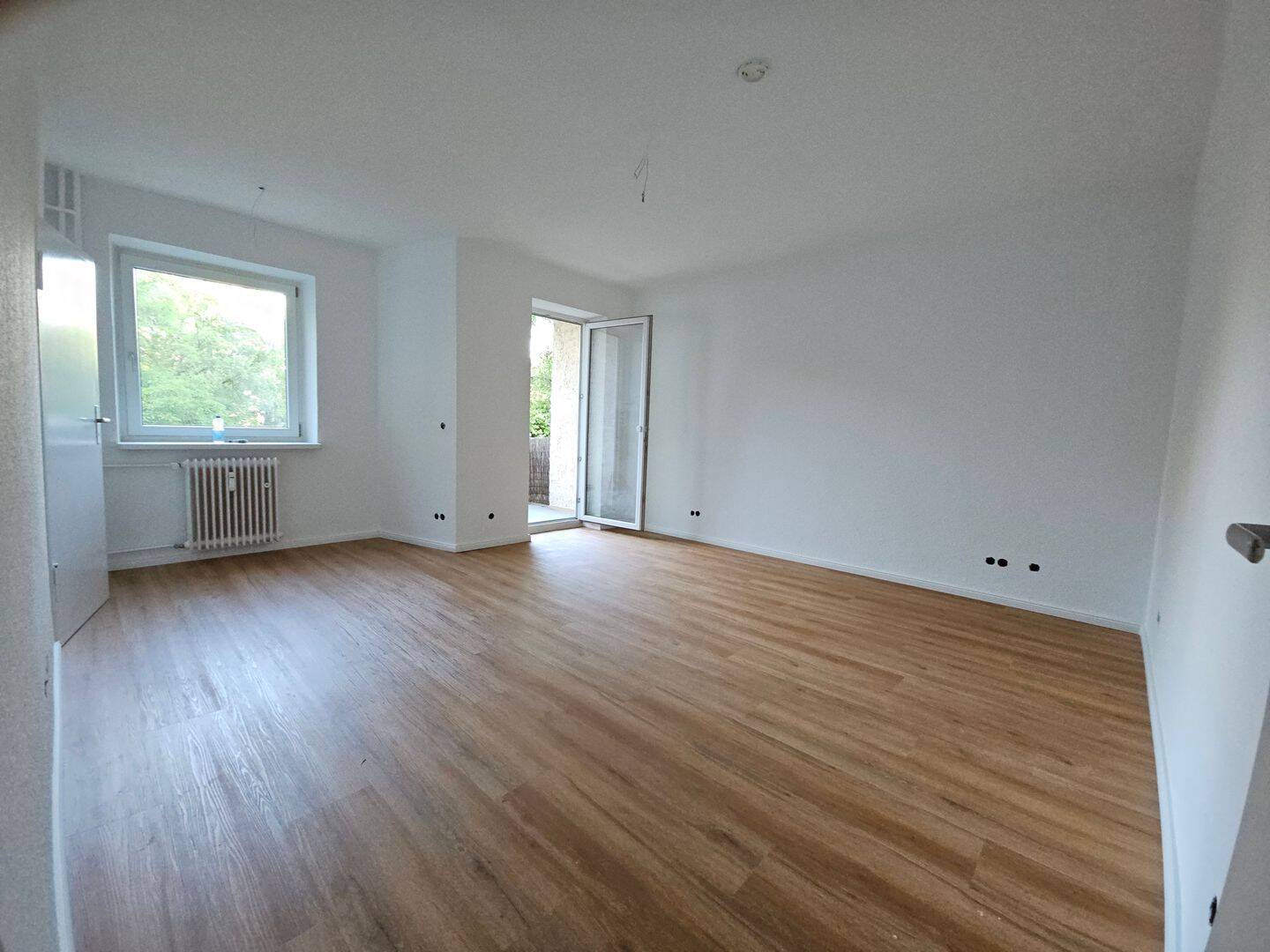 hell, ruhig und frisch saniert: hübsche 1 ZW mit Balkon und Wannenbad im schönen Mariendorf nahe Volkspark – Berlin – Vorschaubild 2