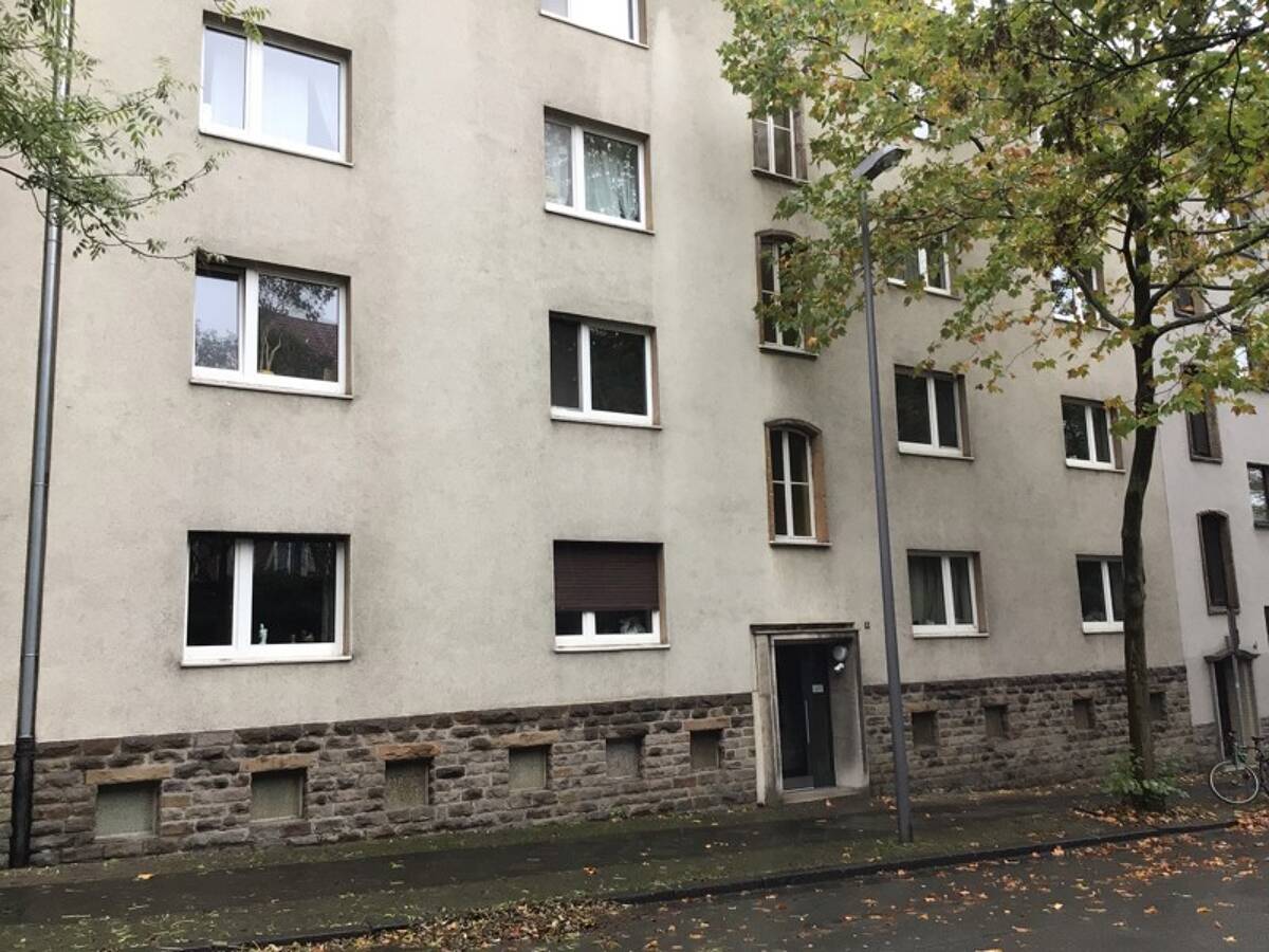 großzügige, stadtnahe 2-Zimmer-Wohnung mit Balkon – 44789 Bochum – Bild 1 von 3