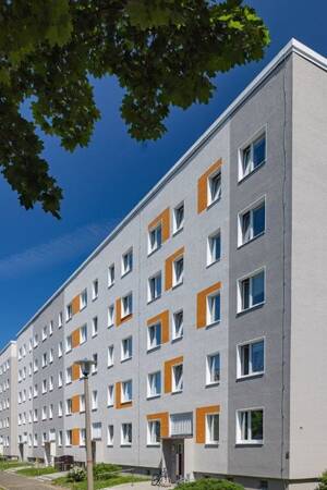 Tolle 4 Zimmerwohnung mit Balkon! Ruhige Lage mit viel Grün!