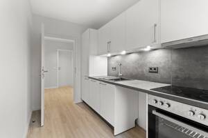Dachgeschoss 2-Zimmer, Einbauküche, Duschbad mit Fenster, Balkon und Garagenstellplatz in Stade – 21683 Stade – Vorschaubild 4