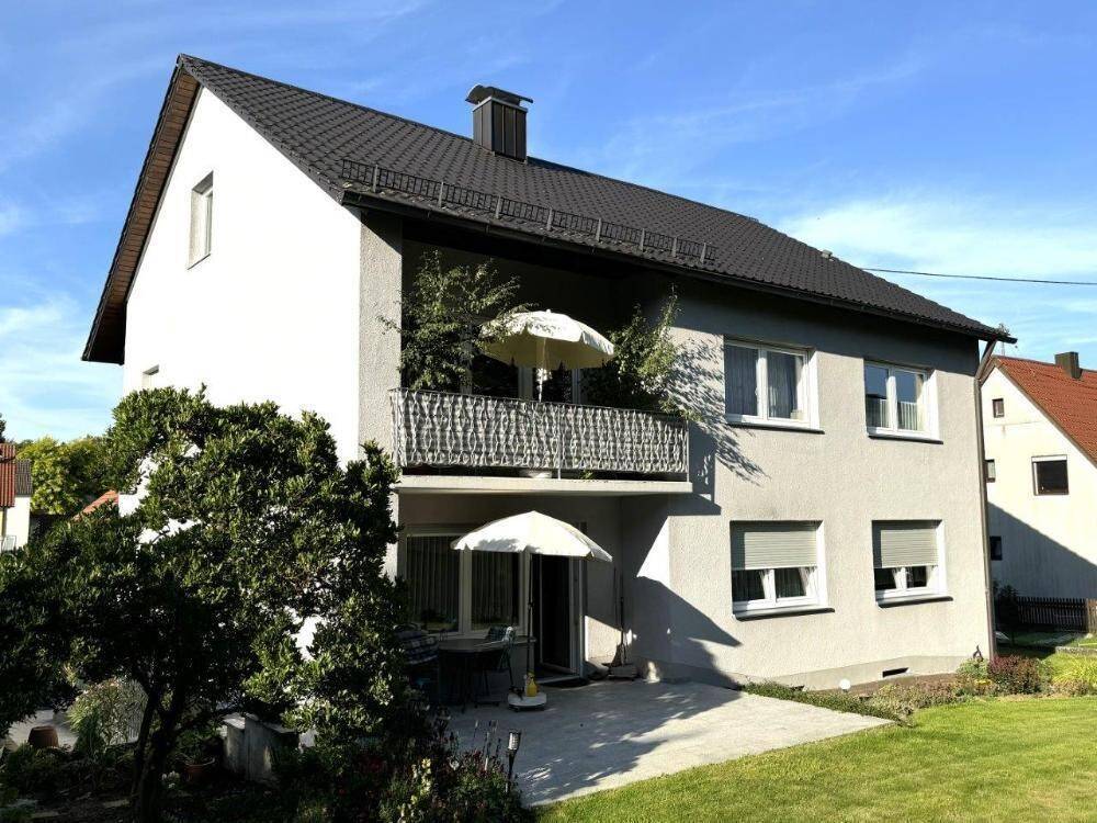 Modernisiertes Zweifamilienhaus in ruhiger Lage – Dasing – Bild 1 von 9