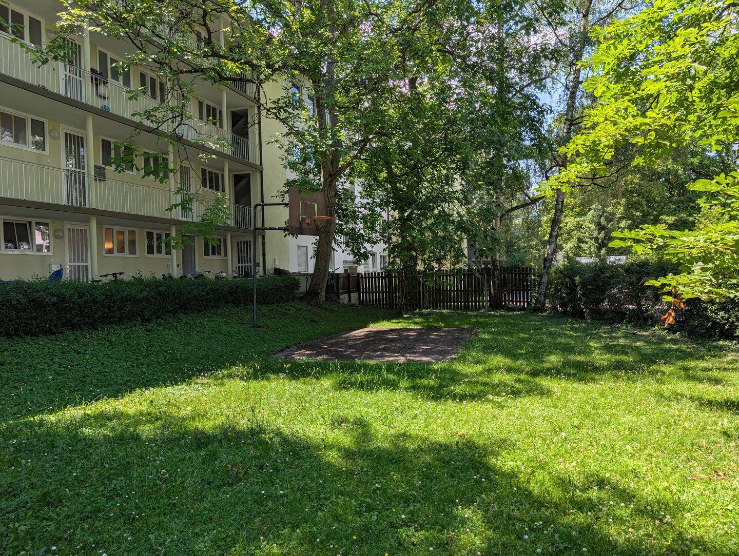 Stadtnah und entspannt: Gartenwohnung in begehrter Lage (Bogenhausen) – München – Vorschaubild 4