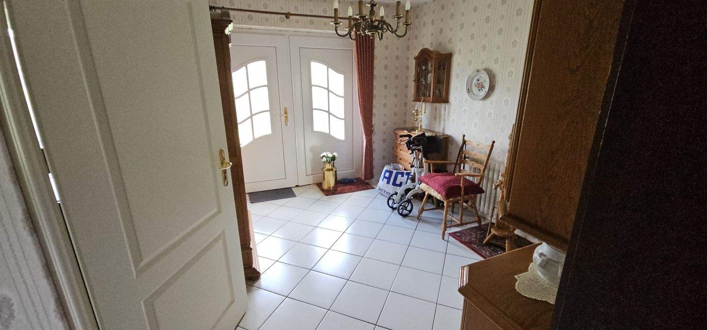 Großzügiges Einfamilienhaus zum Umgestalten – Wanderup – Bild 1 von 8