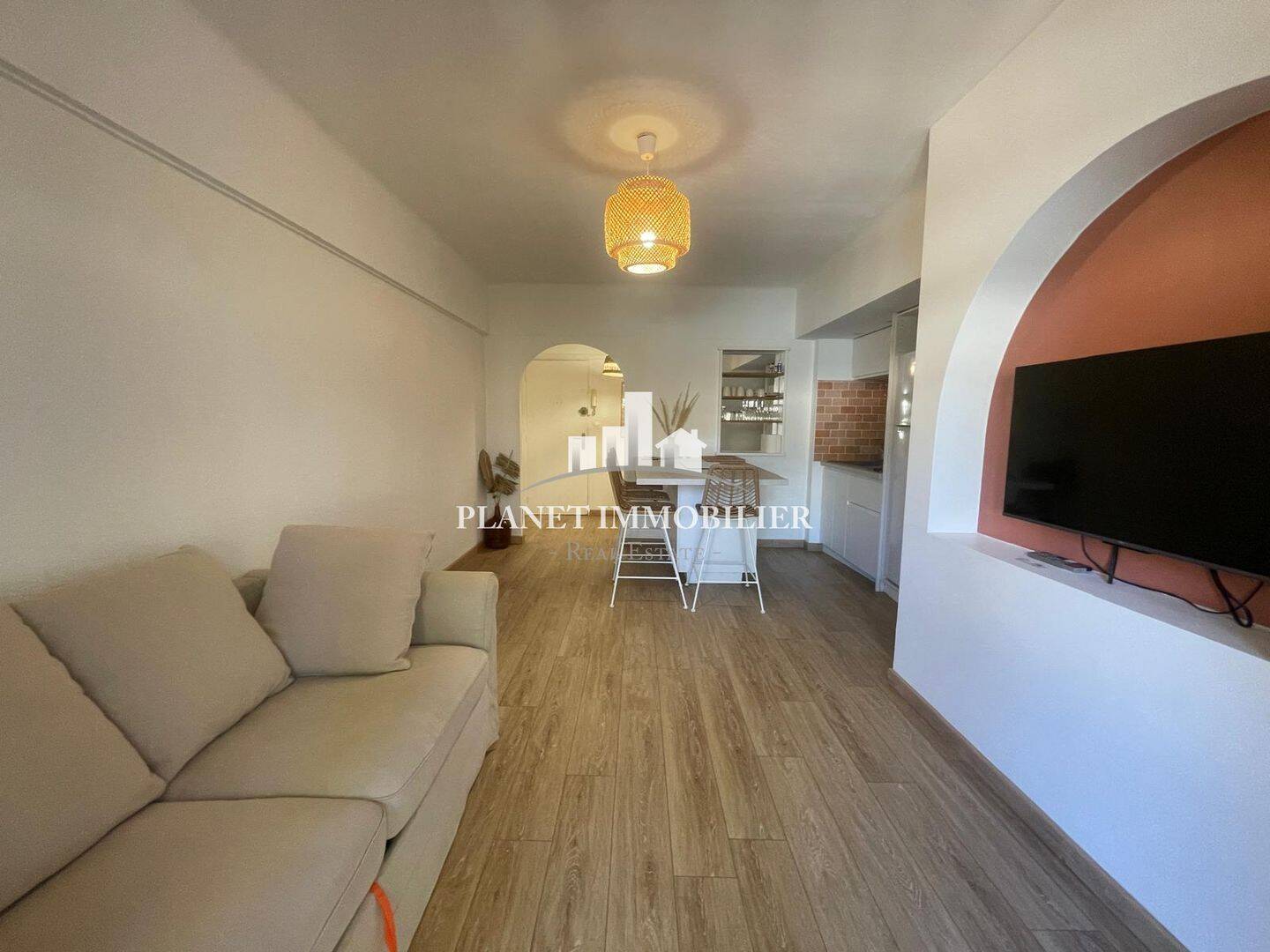 Appartement 1 pièce 37 m² · à Antibes · 37,4 m² · 1 090 €/mois